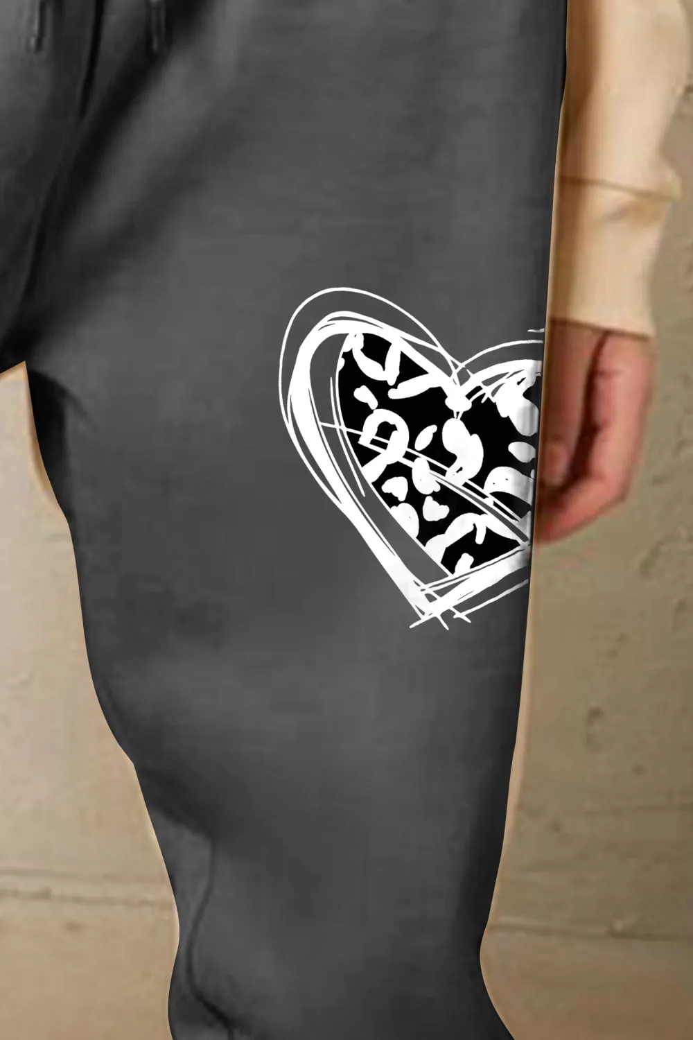 Drawstring Heart Graphic Long Sweatpants