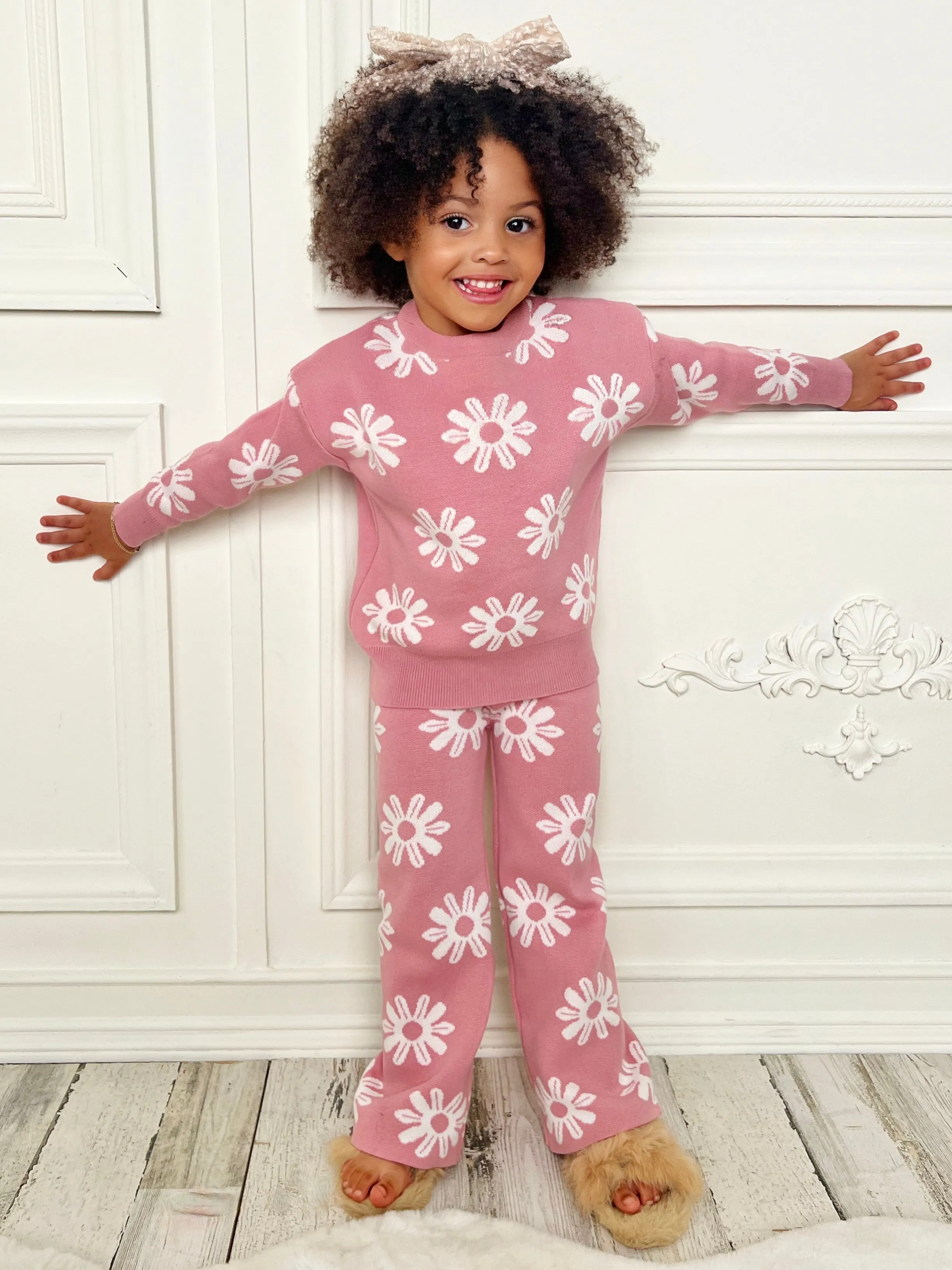 Love 2 Lounge Flower Knit Sweatpants Set