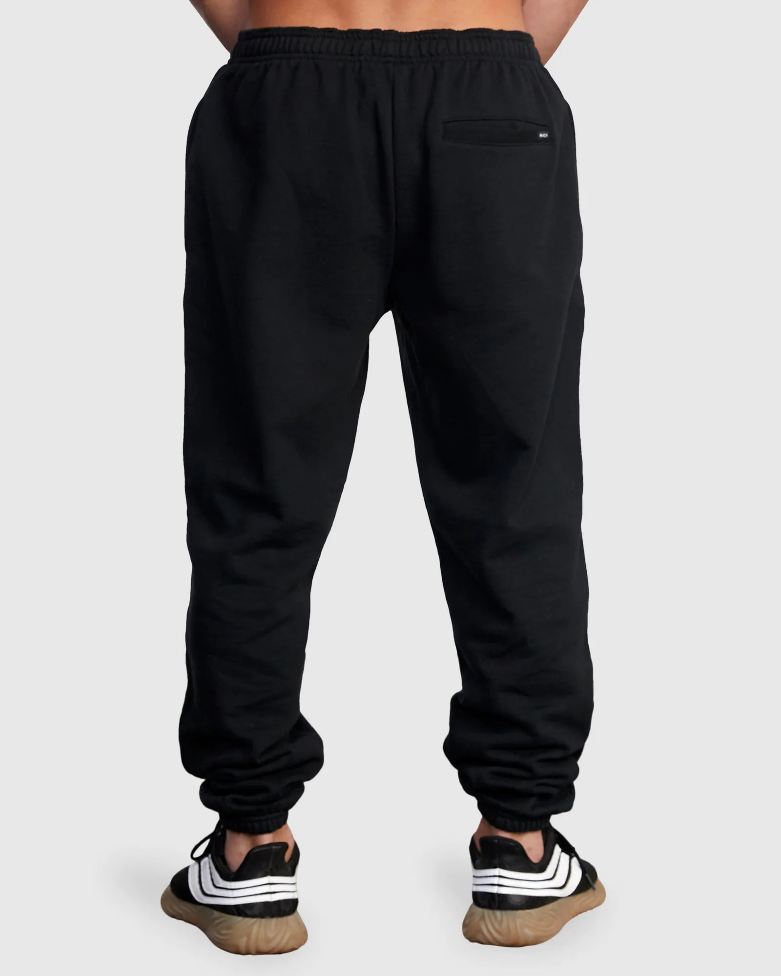 VA ESSENTIAL SWEATPANT