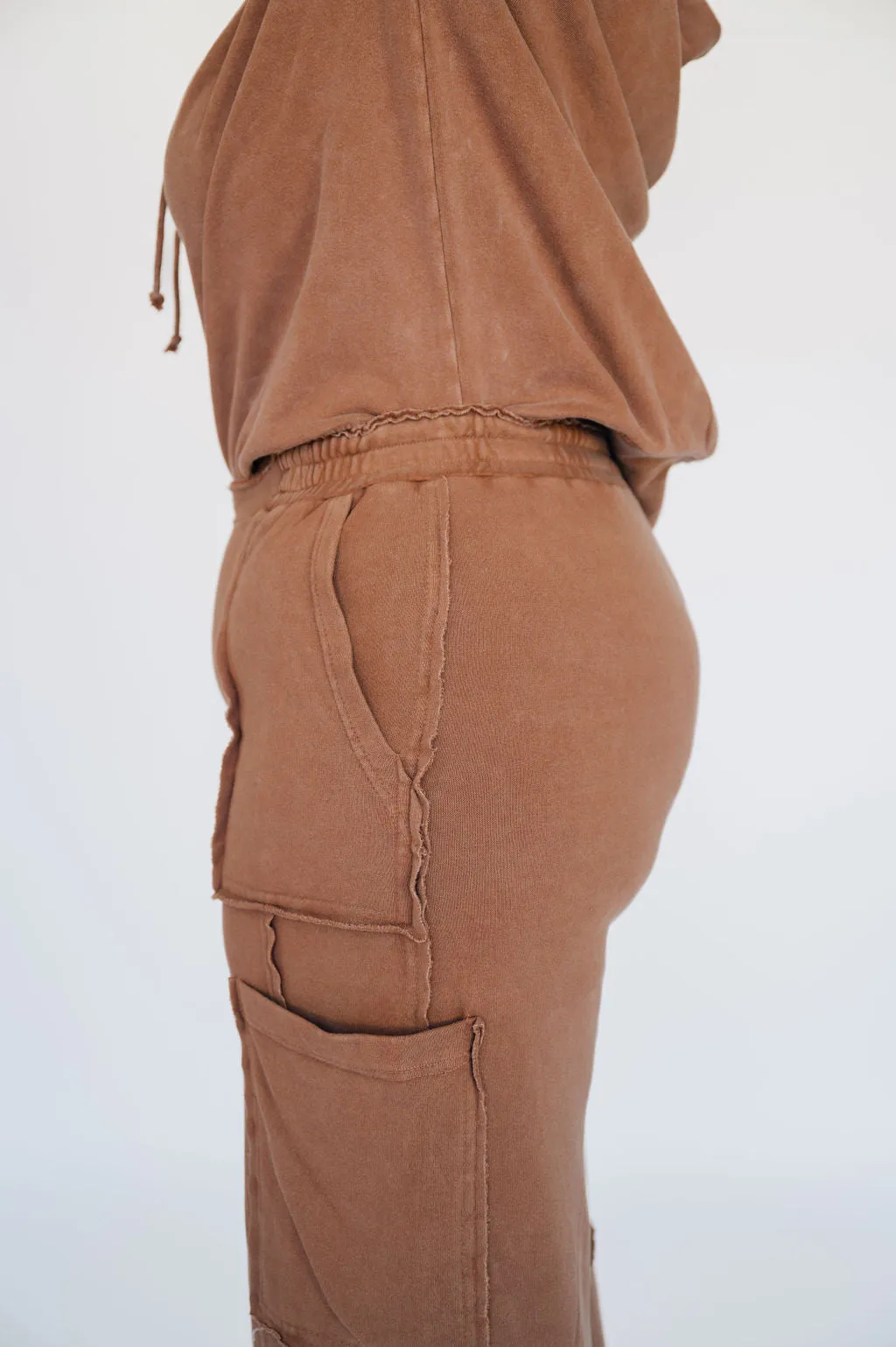 Vibing Oversized Utility Sweatpants - Chestnut