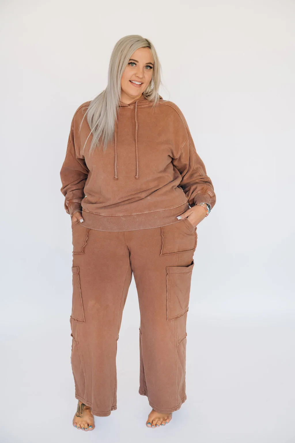 Vibing Oversized Utility Sweatpants - Chestnut