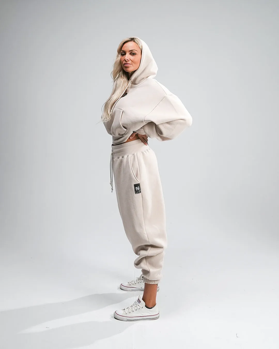 WOMENS OVERSIZED SWEATPANTS - TAN