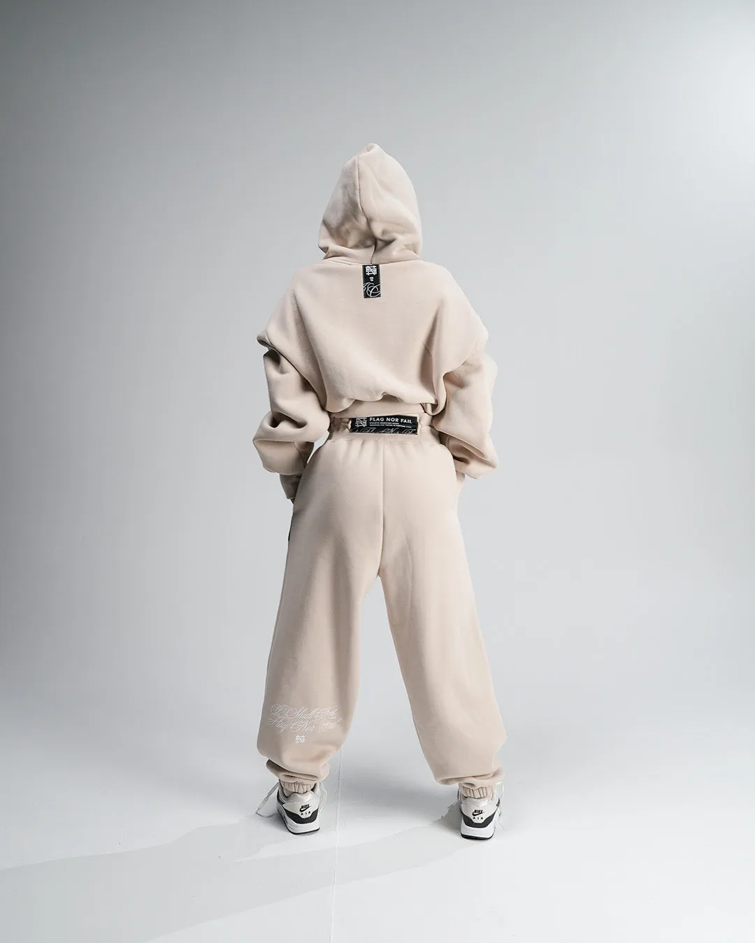 WOMENS OVERSIZED SWEATPANTS - TAN